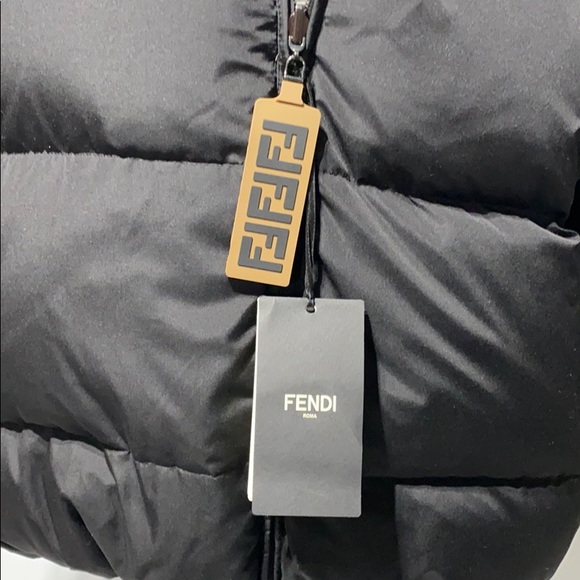 ❌SOLD ❌.  Size-S Fendi Reversible printed down jacket - Picture 5 of 13